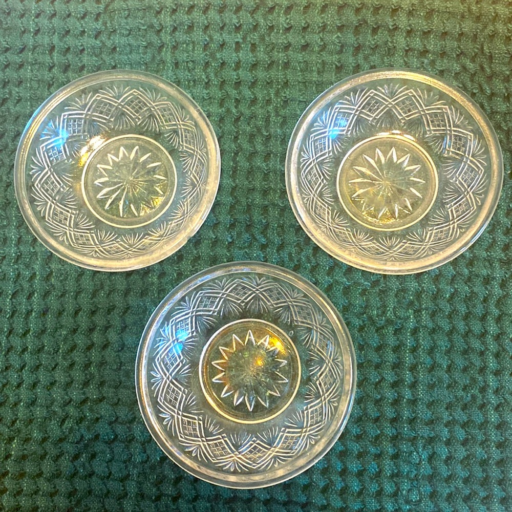 Vintage set of 3 clear pressed glass starburst center trinket/salt cellar dishes